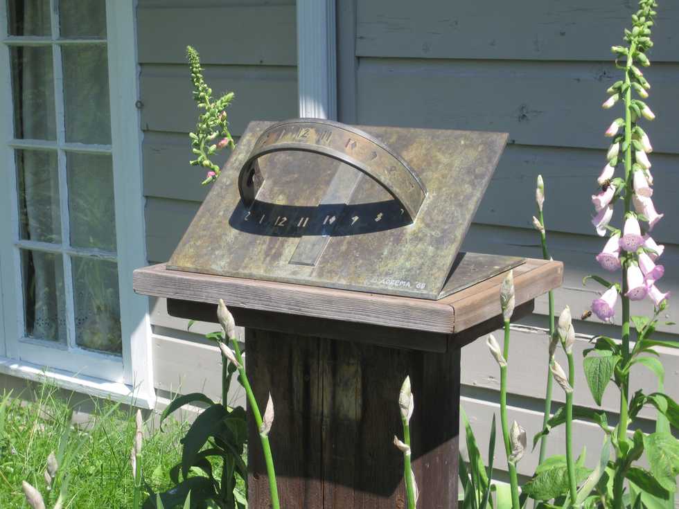 Finding Your ‘Home,’ With a Sundial