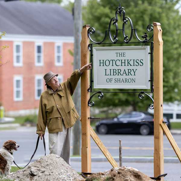 Local blacksmith unveils Hotchkiss Library sign