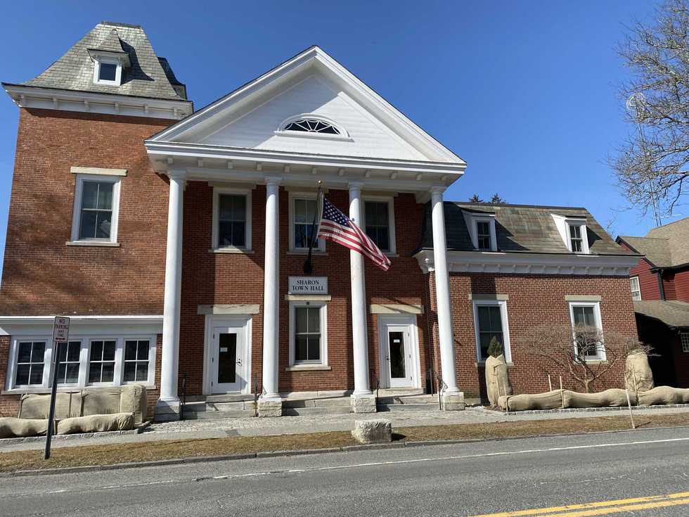 Sharon could lose 22 trees ahead ofsidewalk replacement project