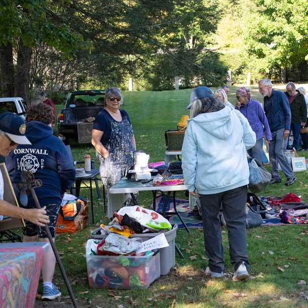 Townwide tag sale draws 30 sellers to Cornwall green