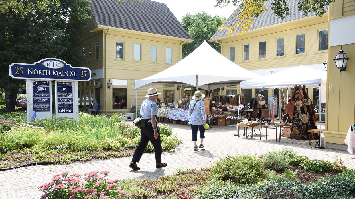Sidewalk Festival transforms Kent into shoppers’ paradise