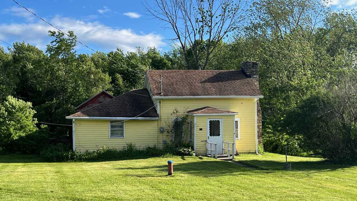 Warren median price spikes above $900,000