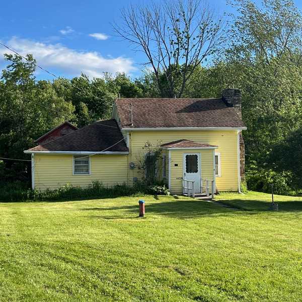 Warren median price spikes above $900,000