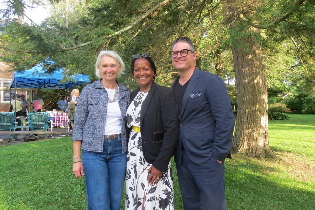 Hayes criticizes Trump, outlines priorities at Sharon gathering