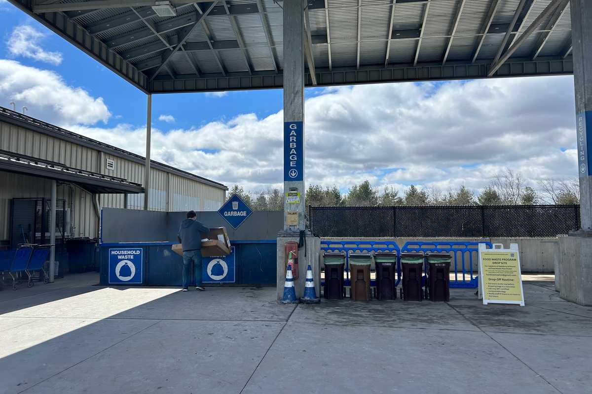 ‘Pay as you throw’ may replace yearly sticker fee system