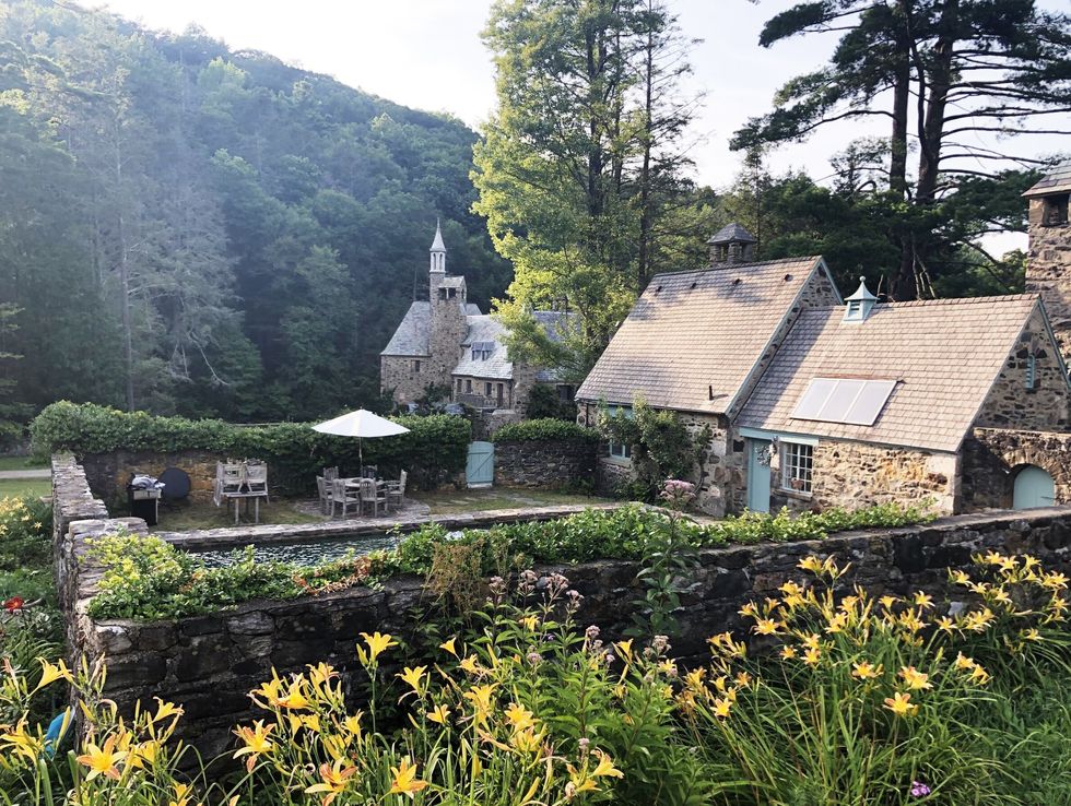 A Garden Tour That Includes Cornwall’s Castle