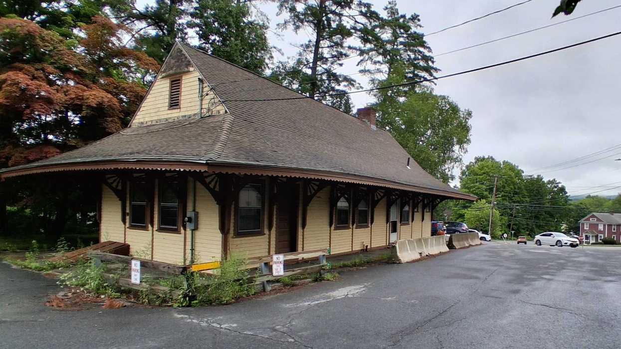 Finance board backs $611,000 Lakeville Train Station move