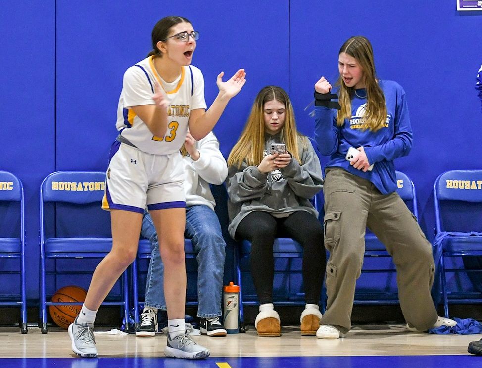 Mountaineers win mid-season JV basketball jamboree