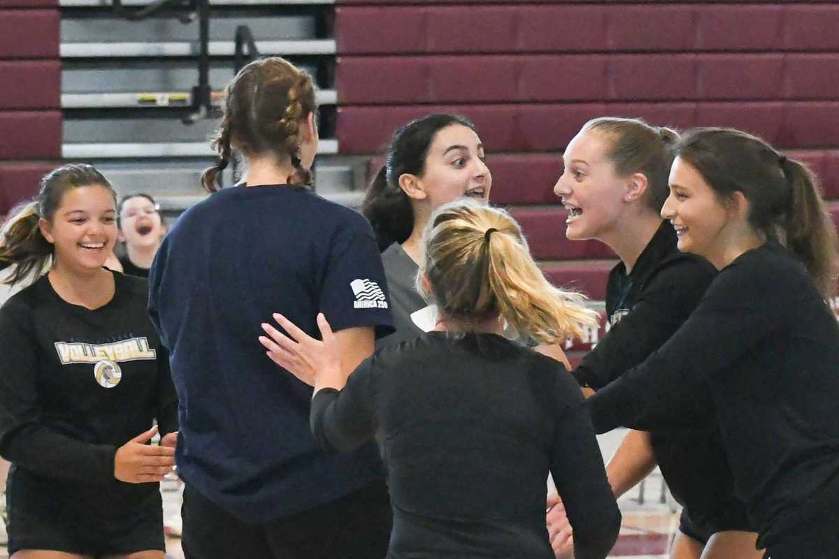 Housatonic volleyball opens season with Torrington scrimmage