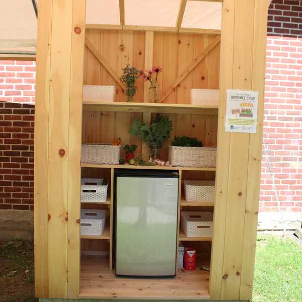 Hunt Library opens community produce stand