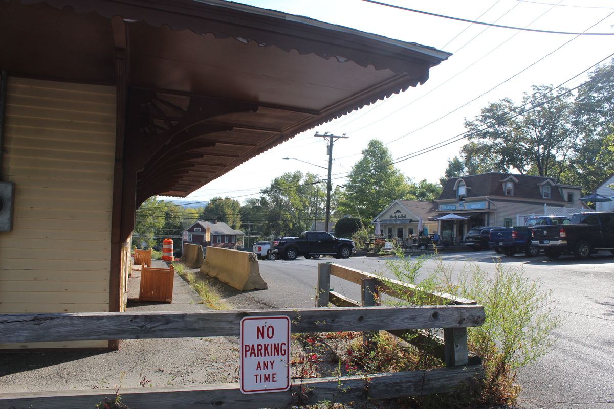 Preservation Office won’t pay to move old train station
