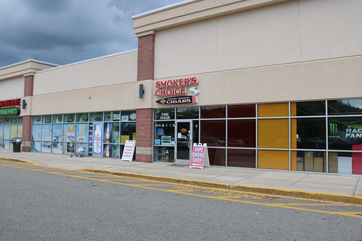 North Canaan shop owner and employee charged with selling narcotics