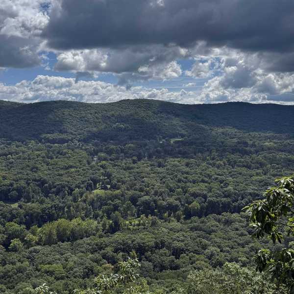 Climber dies after 40-foot fall at St. John’s Ledges in Kent
