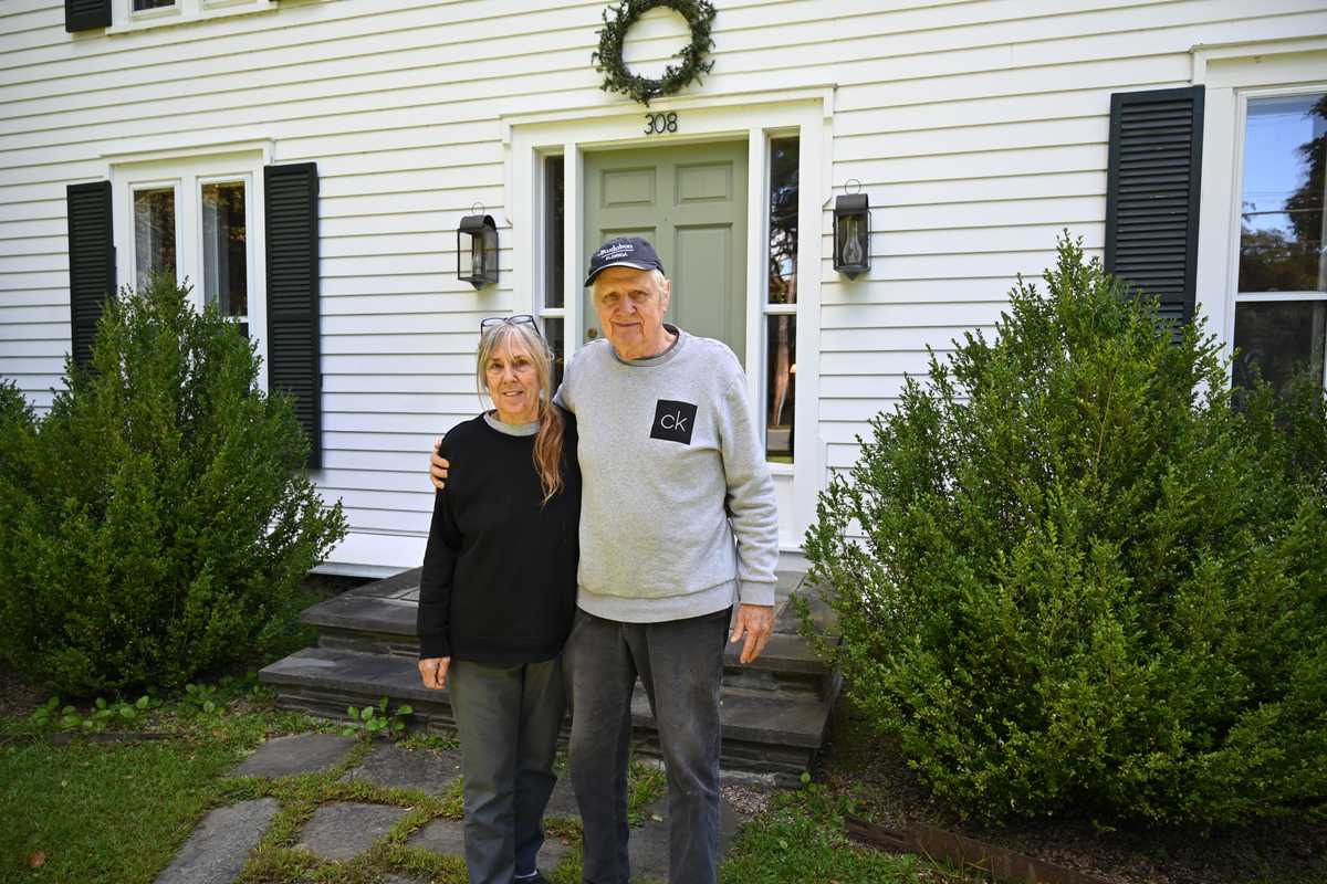 Black Squirrel Antiques proprietors prepare to relocate