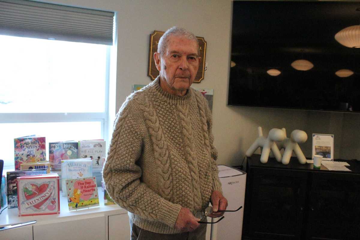 Reenactor portrays Loyalist viewpoint at Scoville Memorial