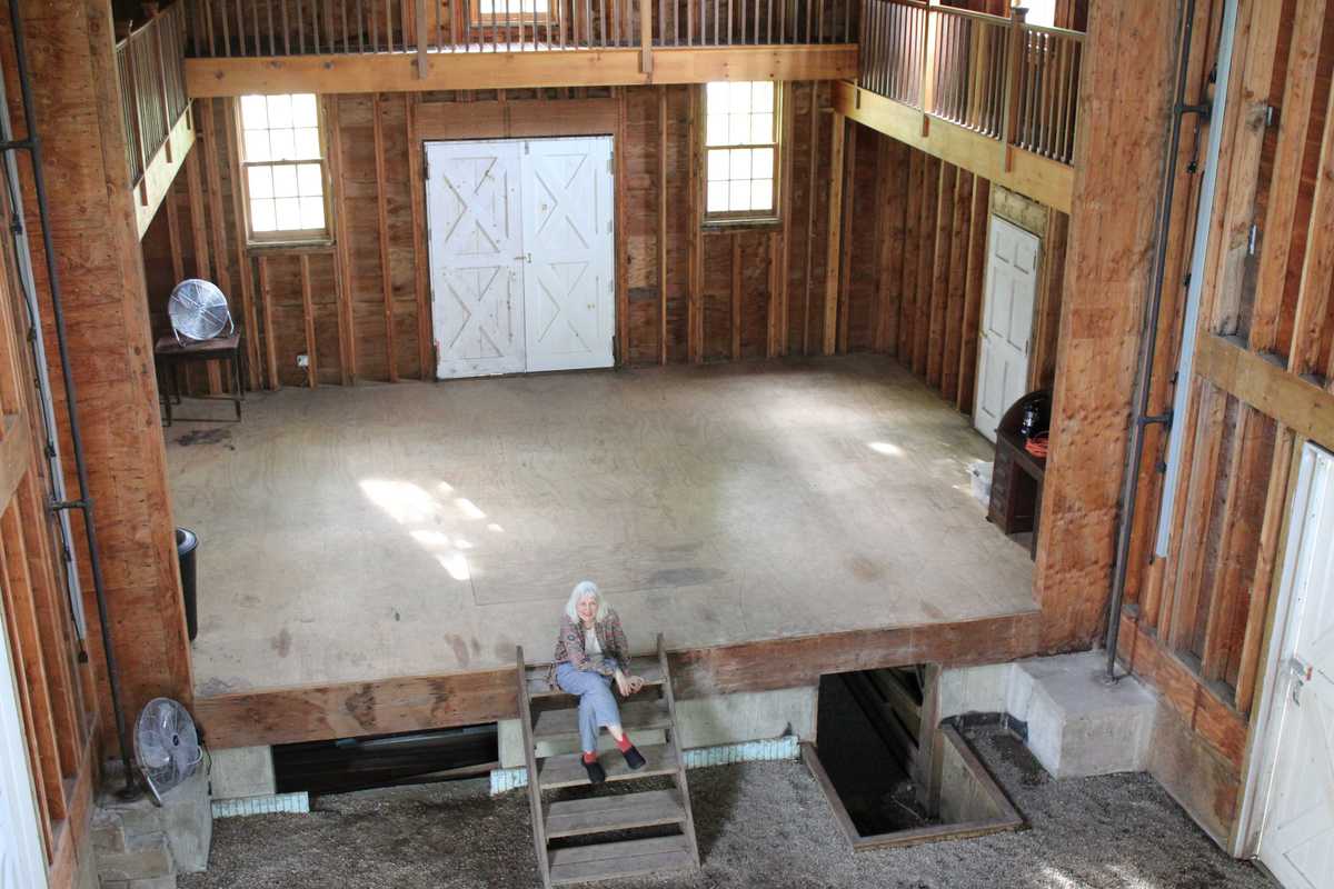 An old theater gets a new life in Lakeville