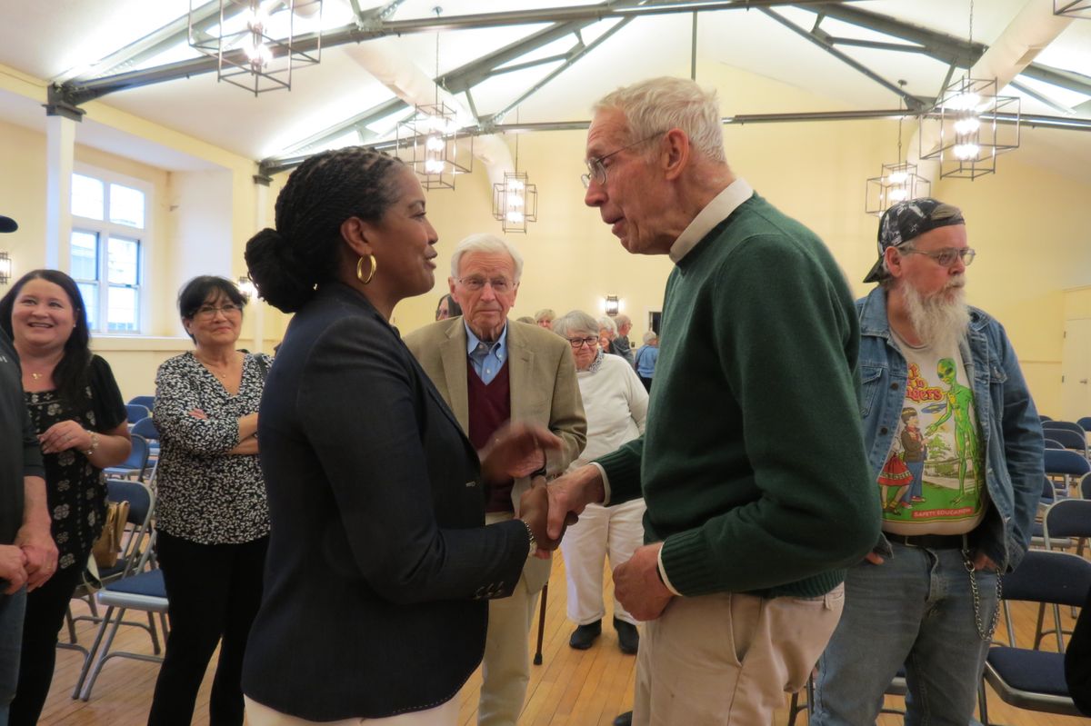 Hayes addresses constituents' concerns, looks to 2026