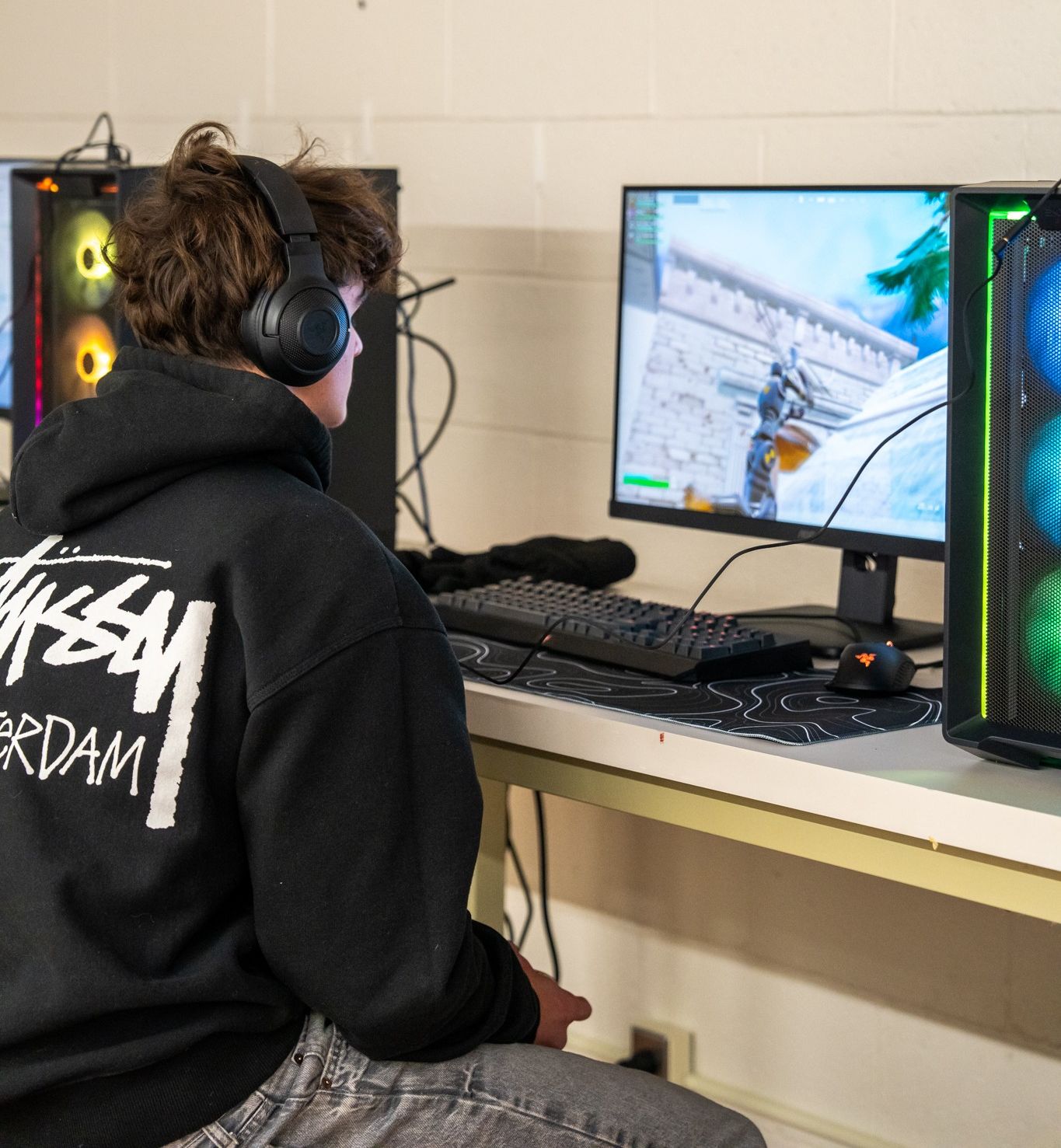 South Kent School debuts gaming team