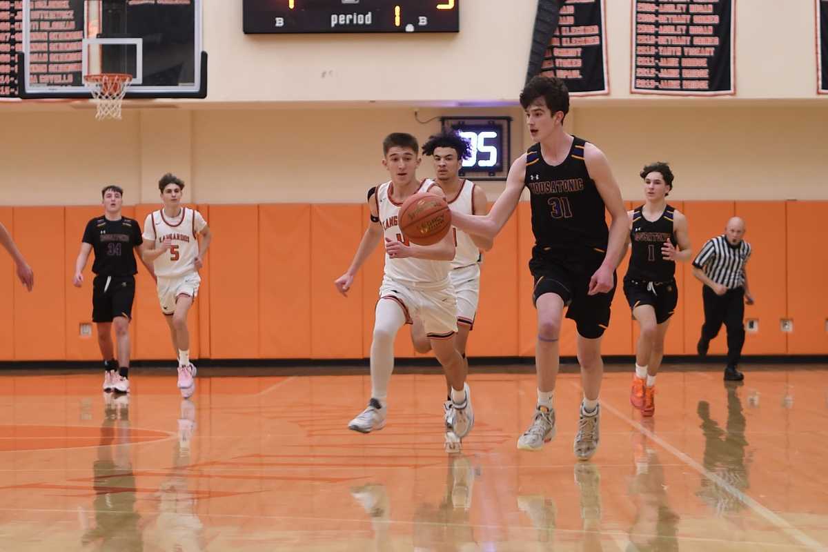 HVRHS basketball falls to Terryville