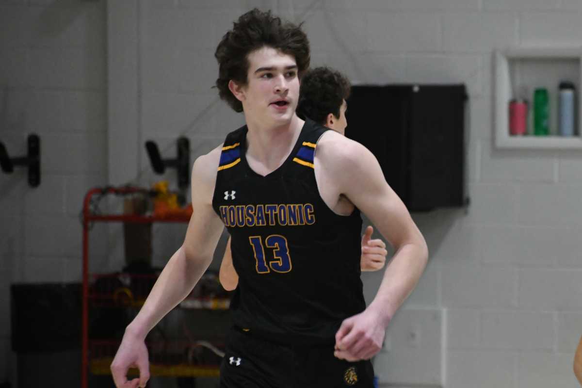 HVRHS boys win back-to-back games at home