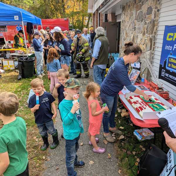 Engines and eats draw Cornwall to firehouse